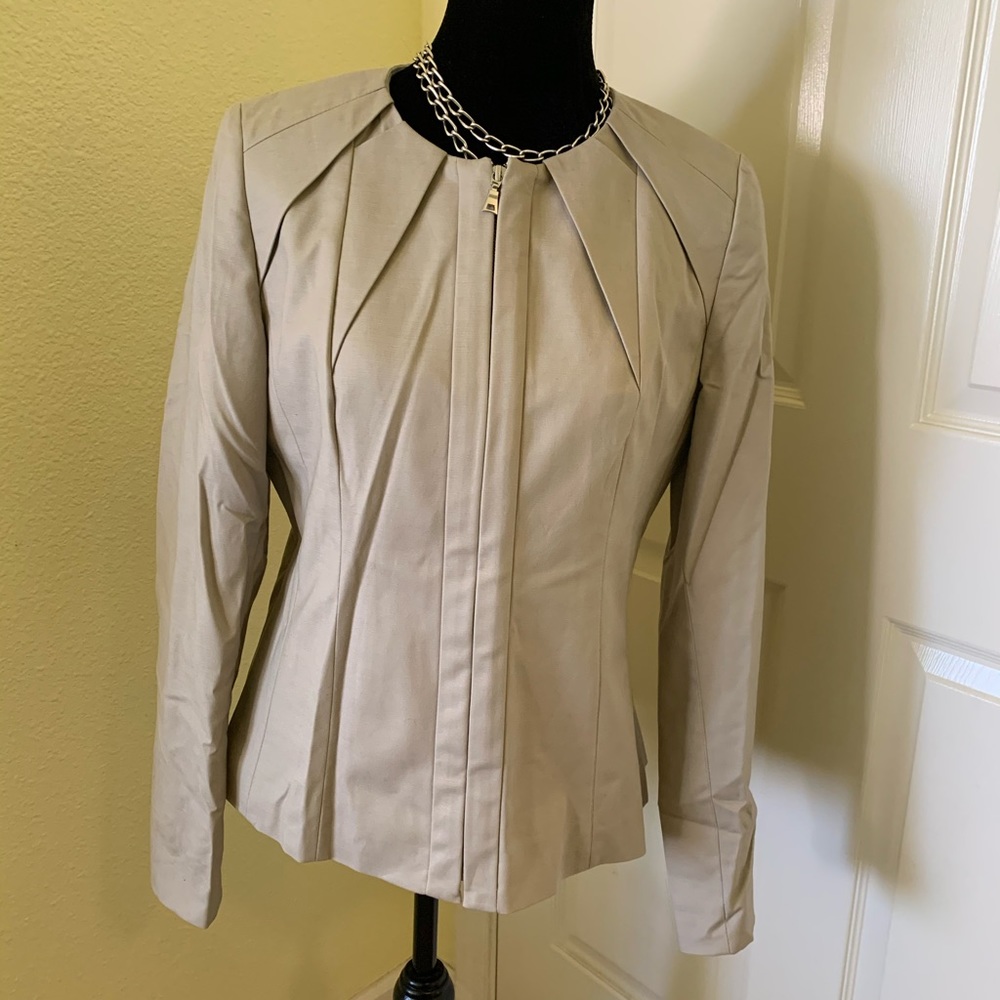 Tahari Tailored Jacket, size 10, lined